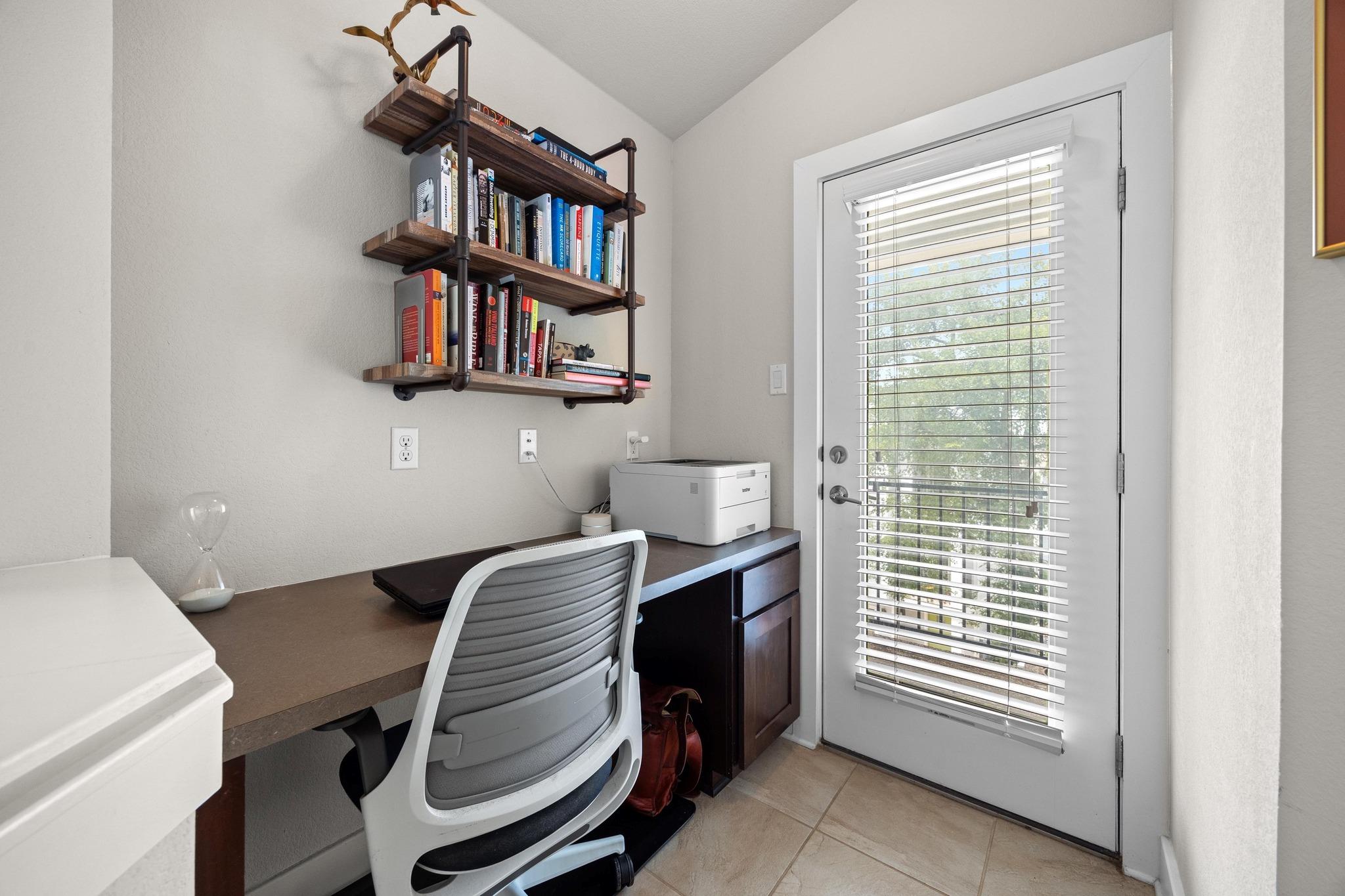 1921 Warely Ln # 250C, Austin, TX 78741