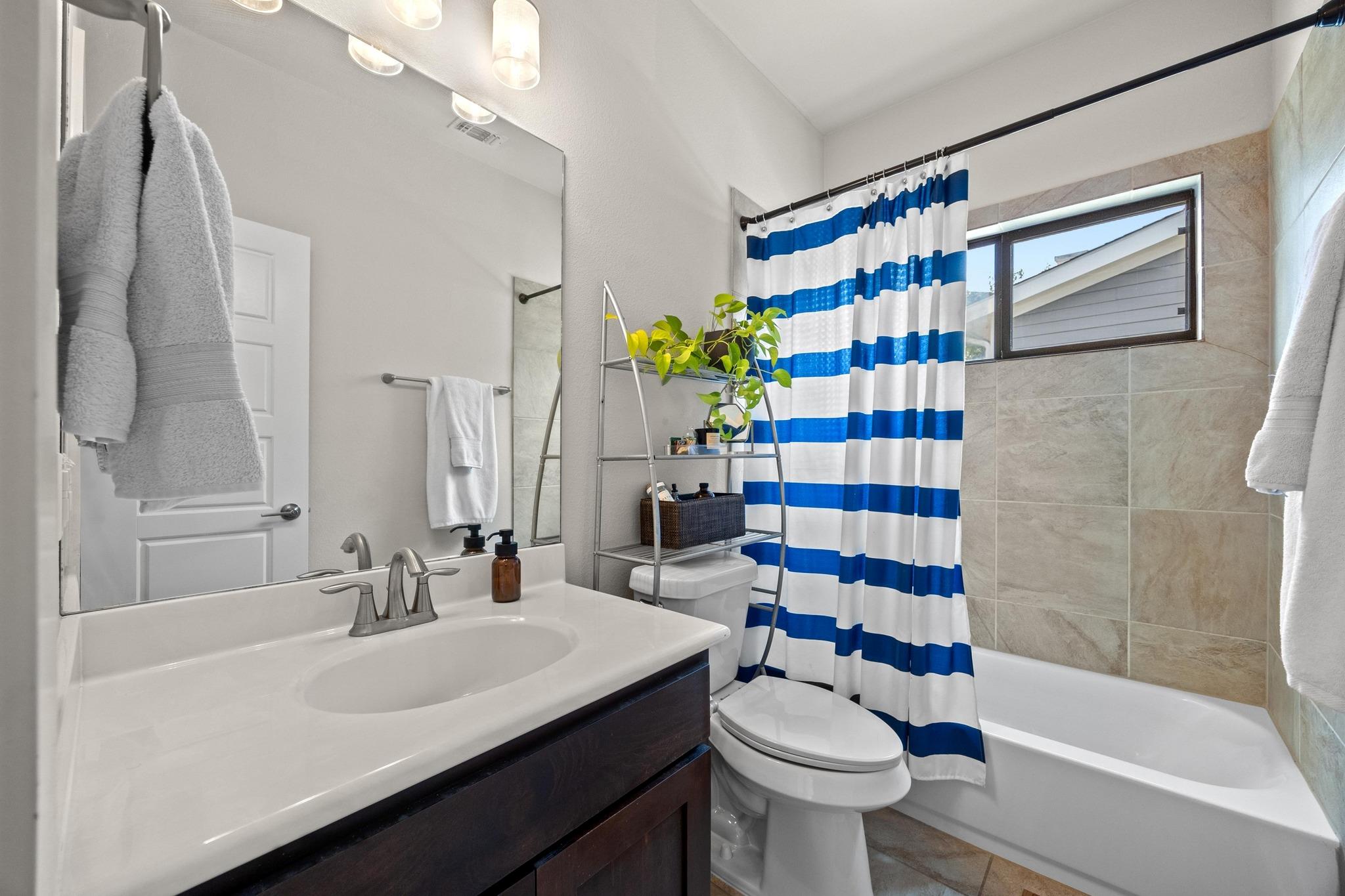 1921 Warely Ln # 250C, Austin, TX 78741