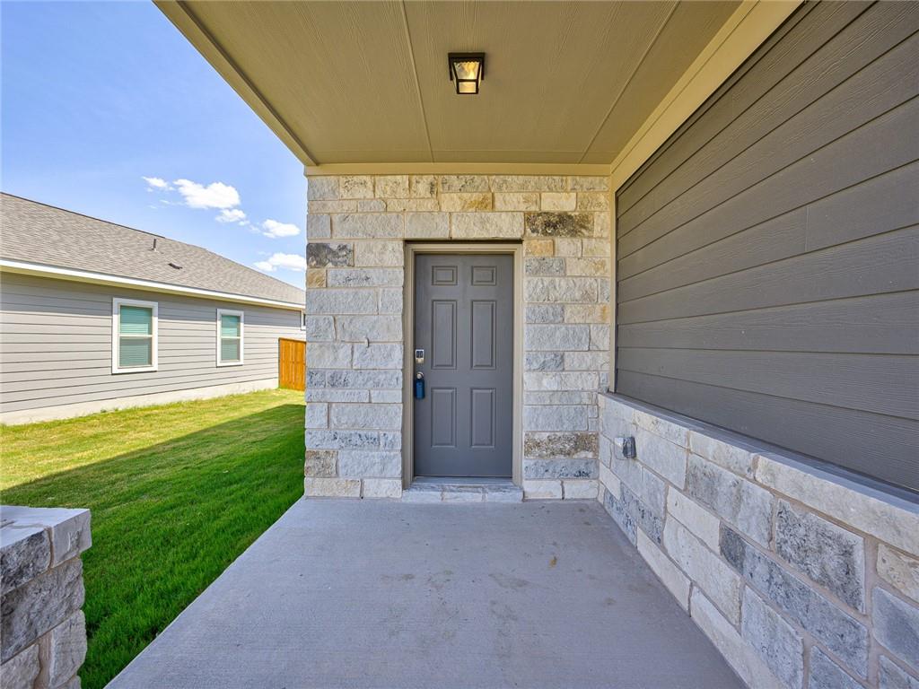 128 Drifter Ln, Jarrell, TX 76537