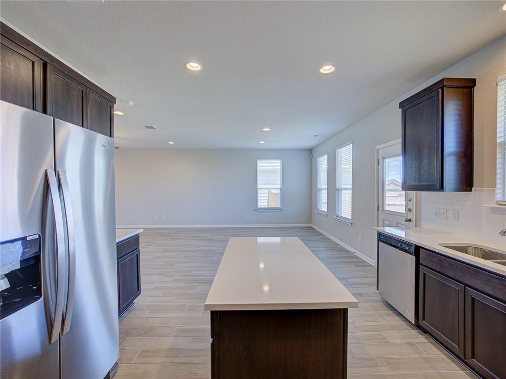 128 Drifter Ln, Jarrell, TX 76537