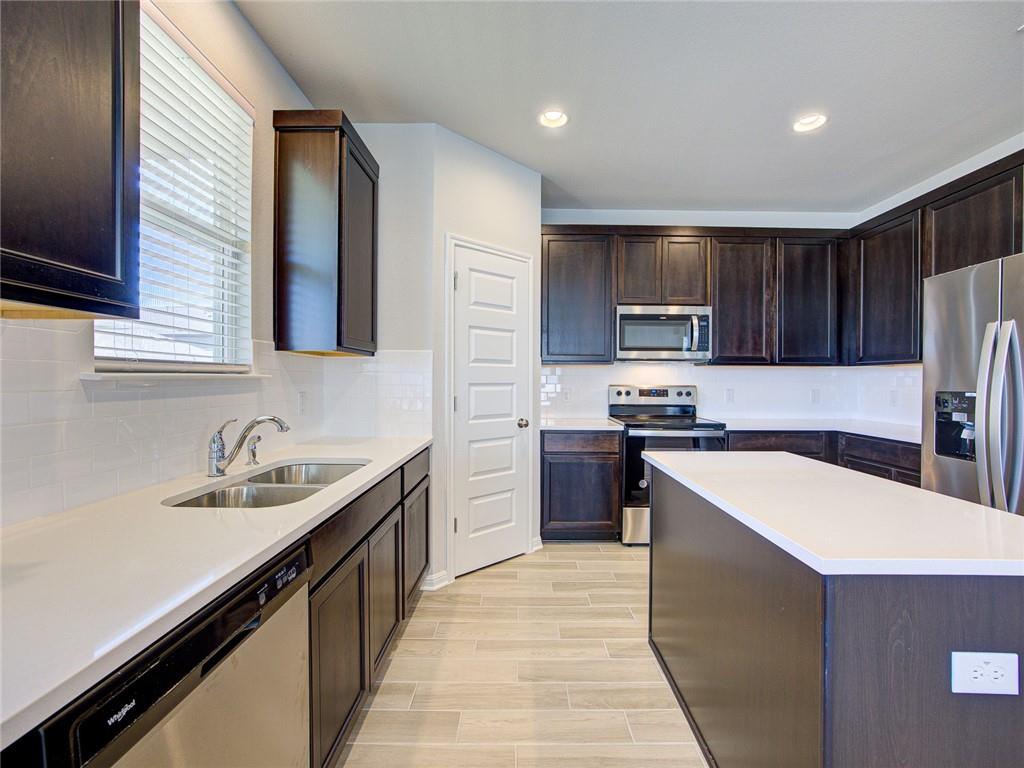 128 Drifter Ln, Jarrell, TX 76537