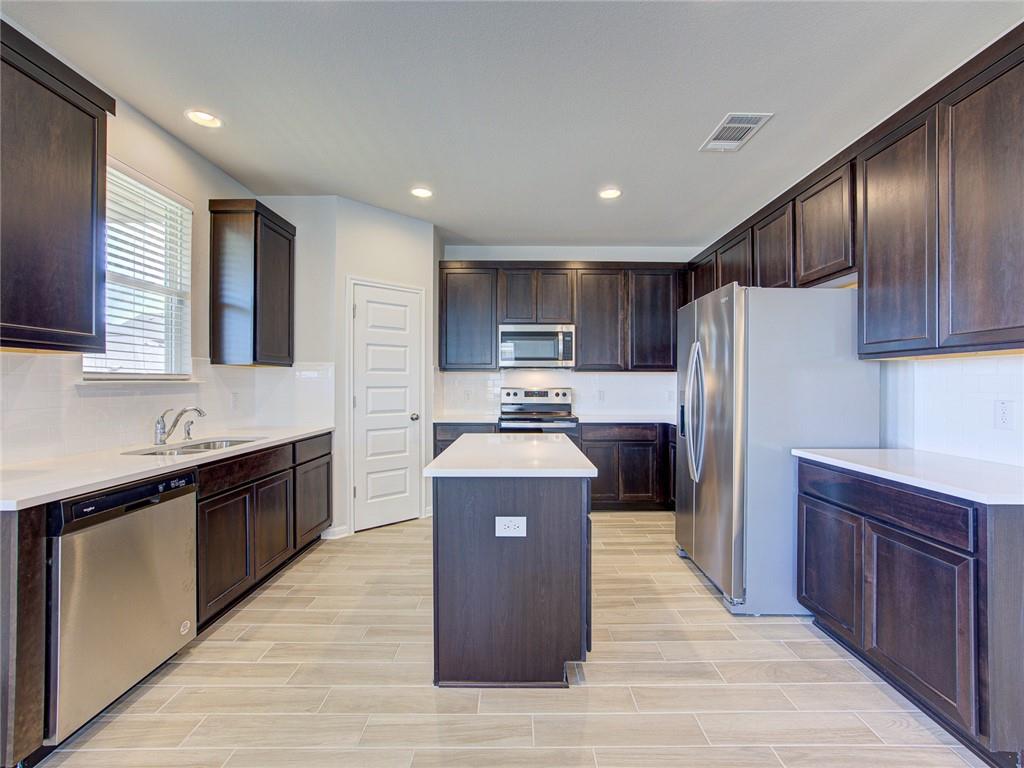 128 Drifter Ln, Jarrell, TX 76537