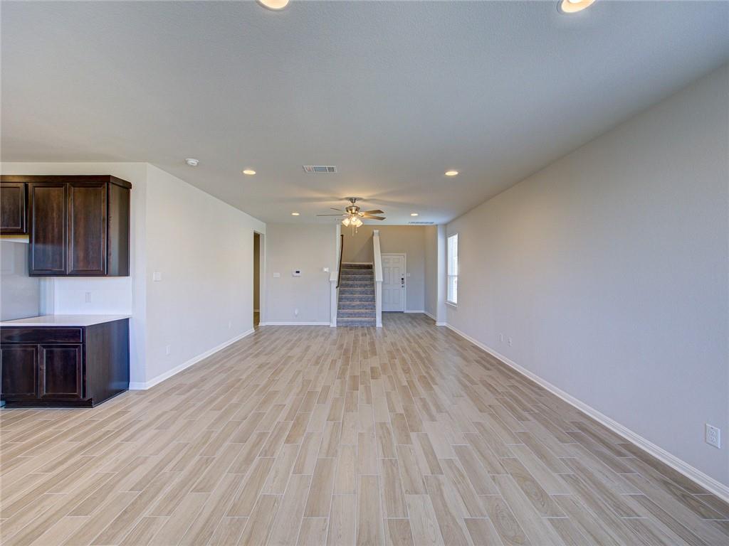 128 Drifter Ln, Jarrell, TX 76537