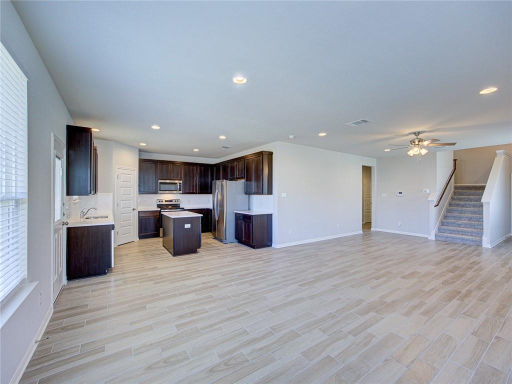 128 Drifter Ln, Jarrell, TX 76537