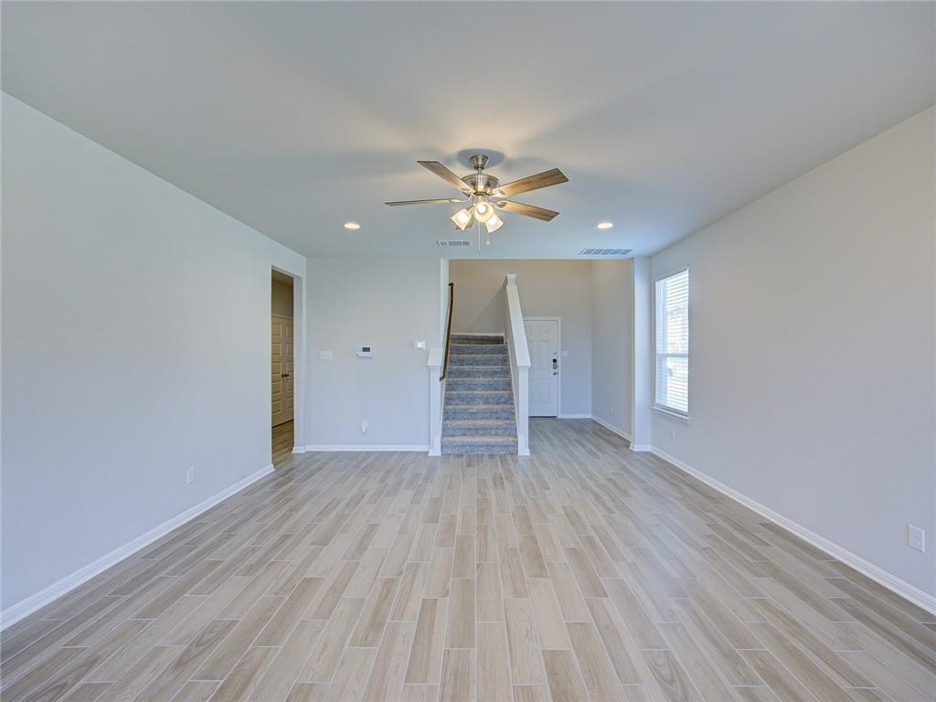 128 Drifter Ln, Jarrell, TX 76537