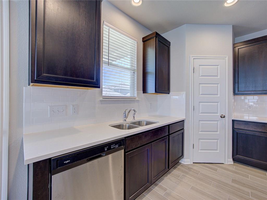 128 Drifter Ln, Jarrell, TX 76537