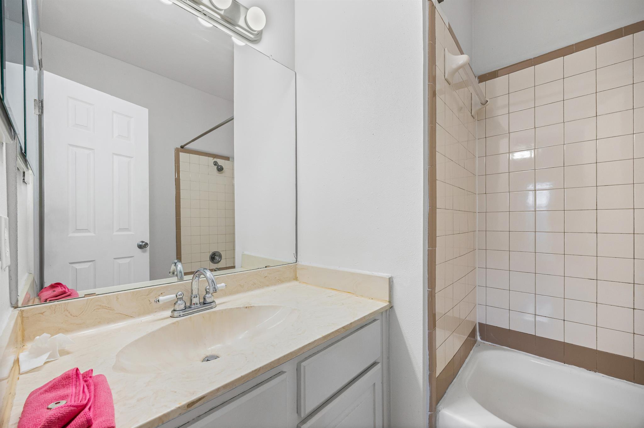 2216 San Gabriel St # 108, Austin, TX 78705