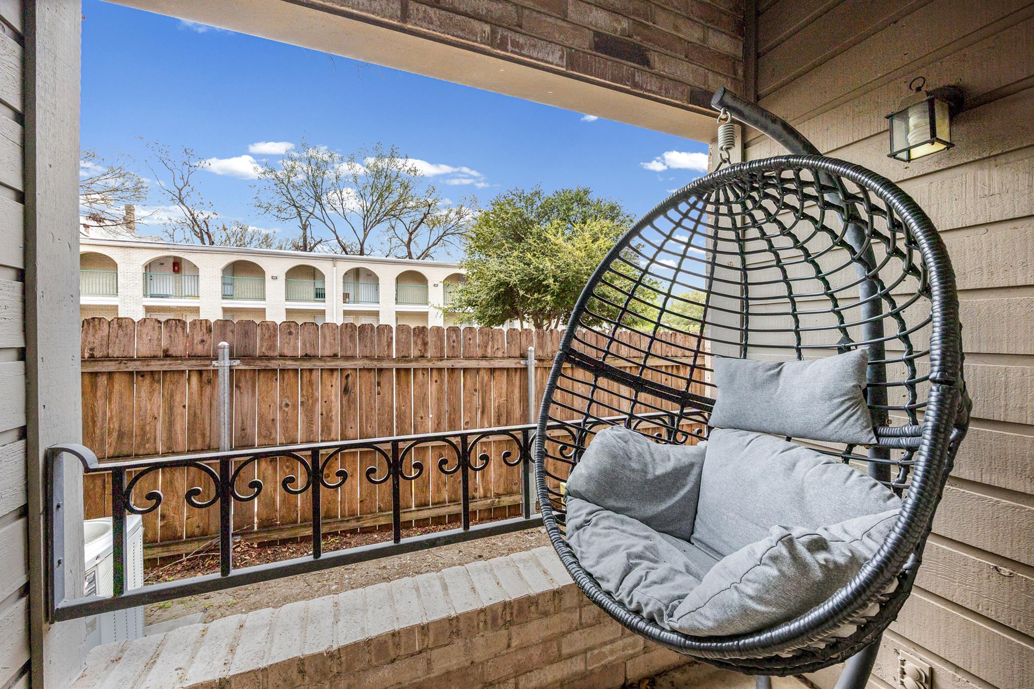 2216 San Gabriel St # 108, Austin, TX 78705