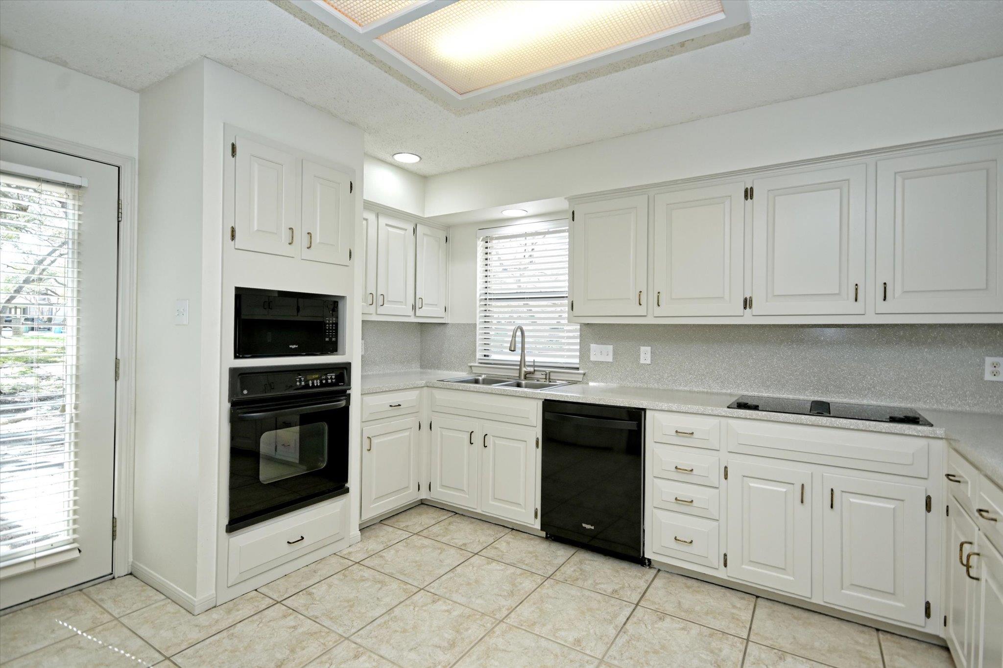 105 CRESCENT Blf, Austin, TX 78734