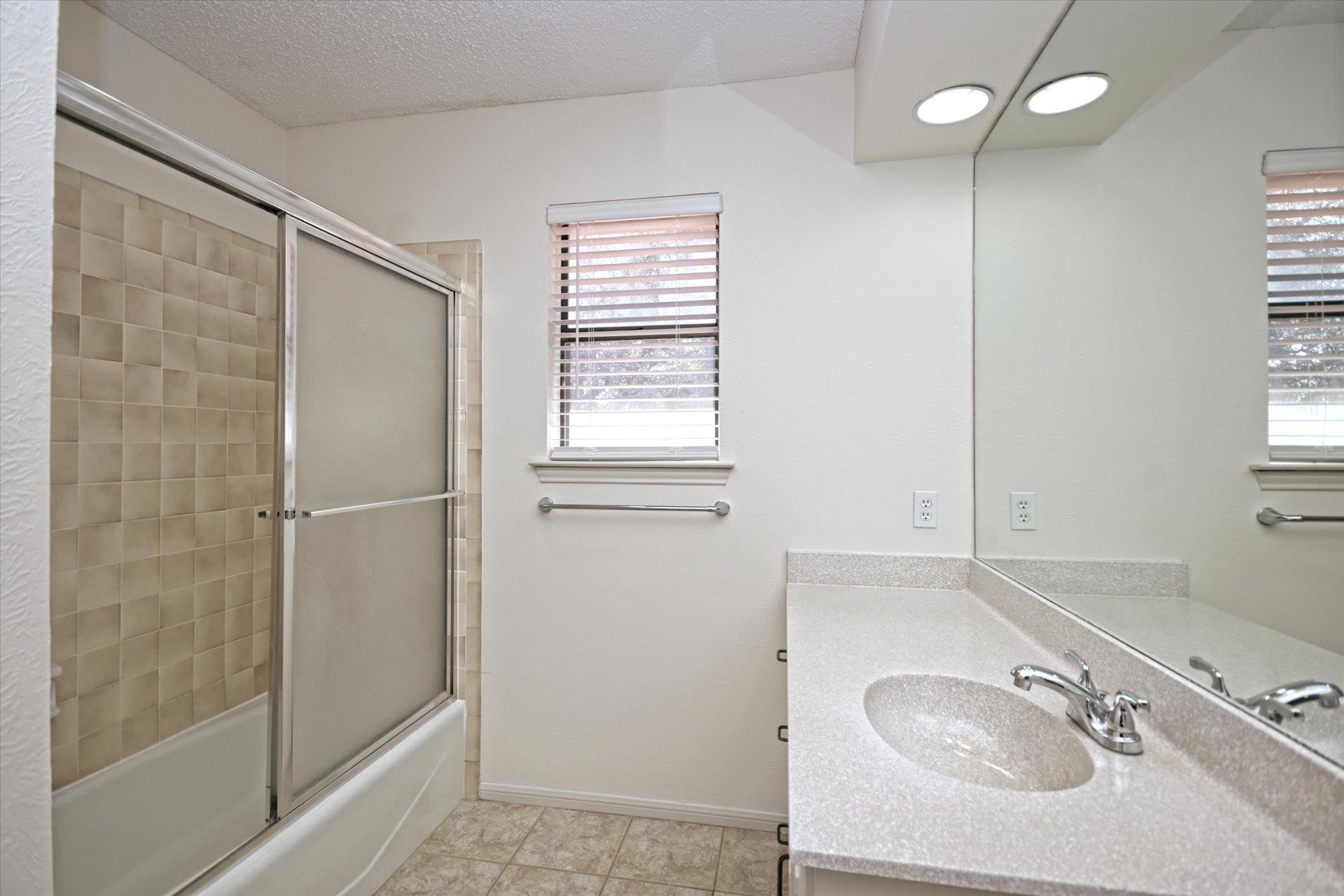 105 CRESCENT Blf, Austin, TX 78734