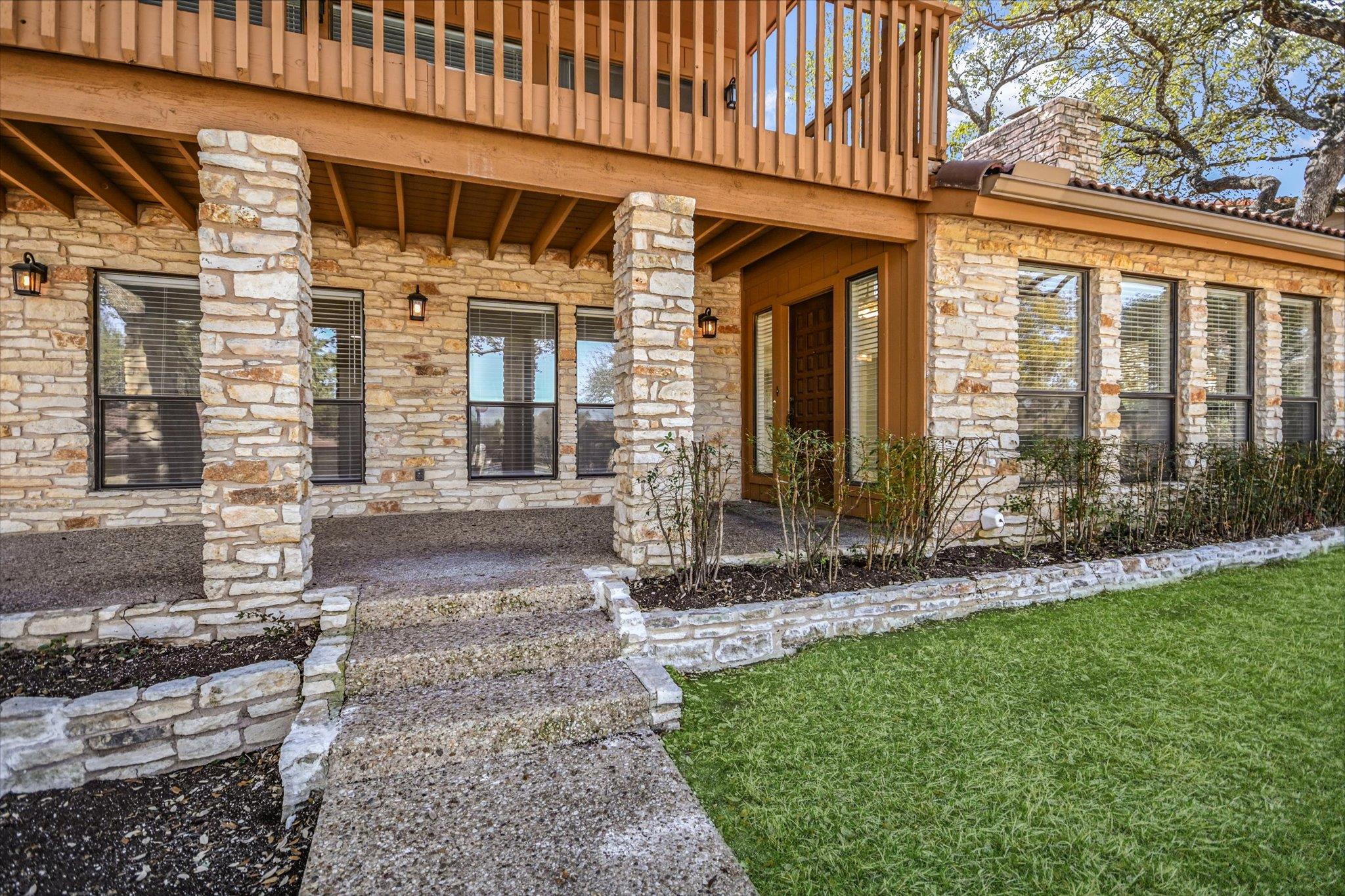105 CRESCENT Blf, Austin, TX 78734