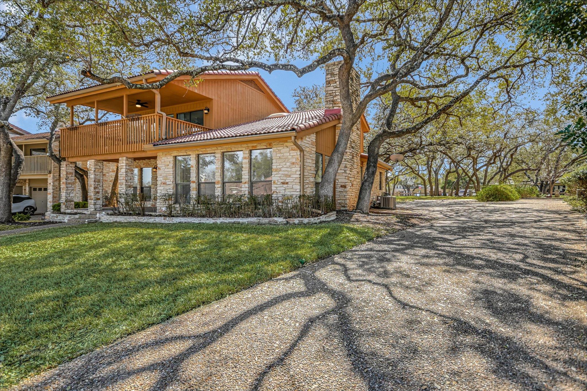 105 CRESCENT Blf, Austin, TX 78734