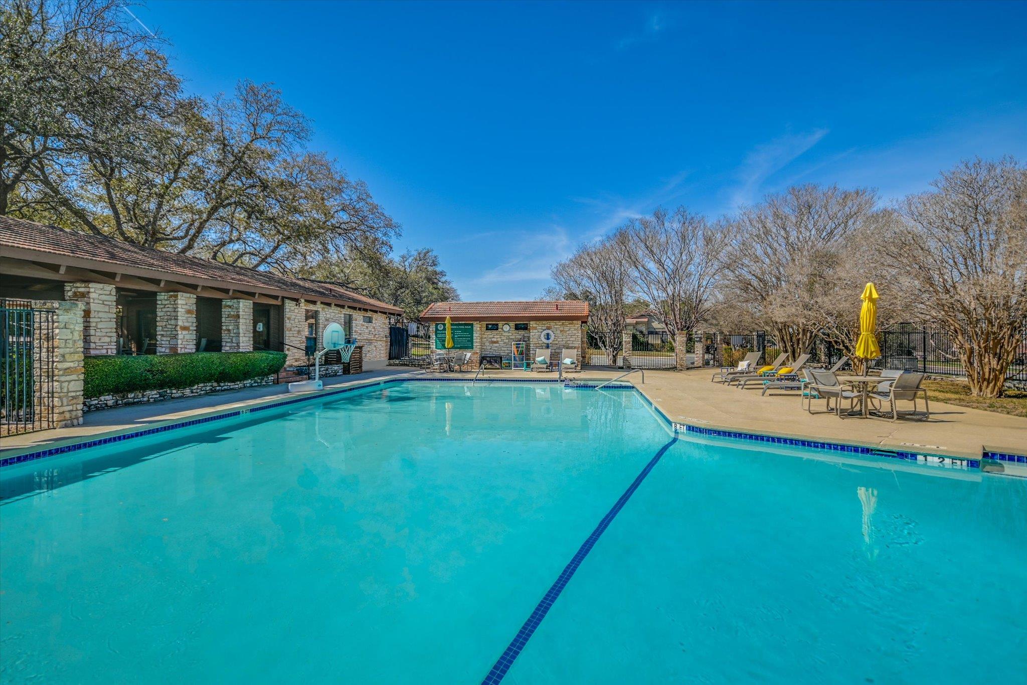 105 CRESCENT Blf, Austin, TX 78734