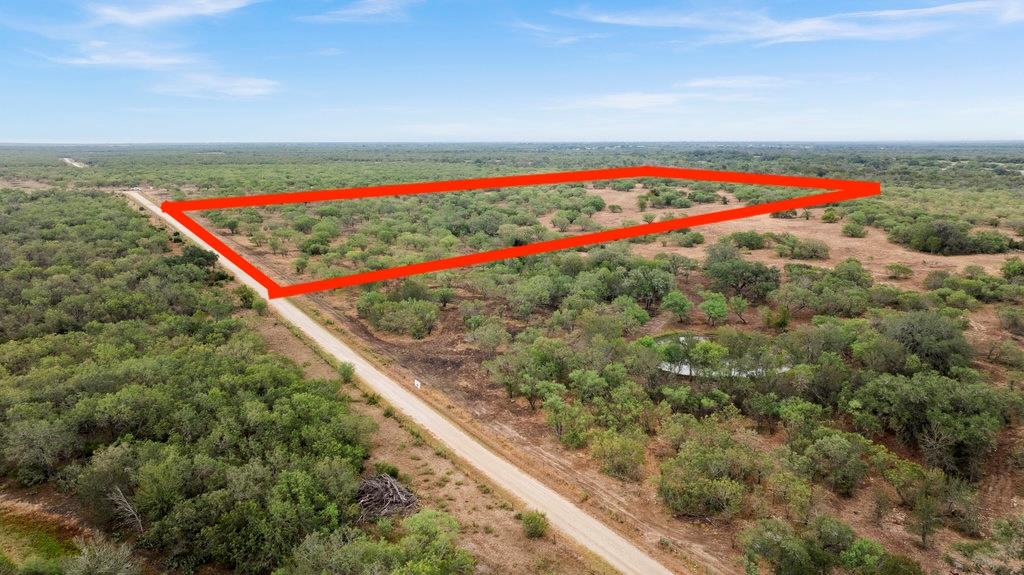 6 CR 171, Nixon, TX 78140