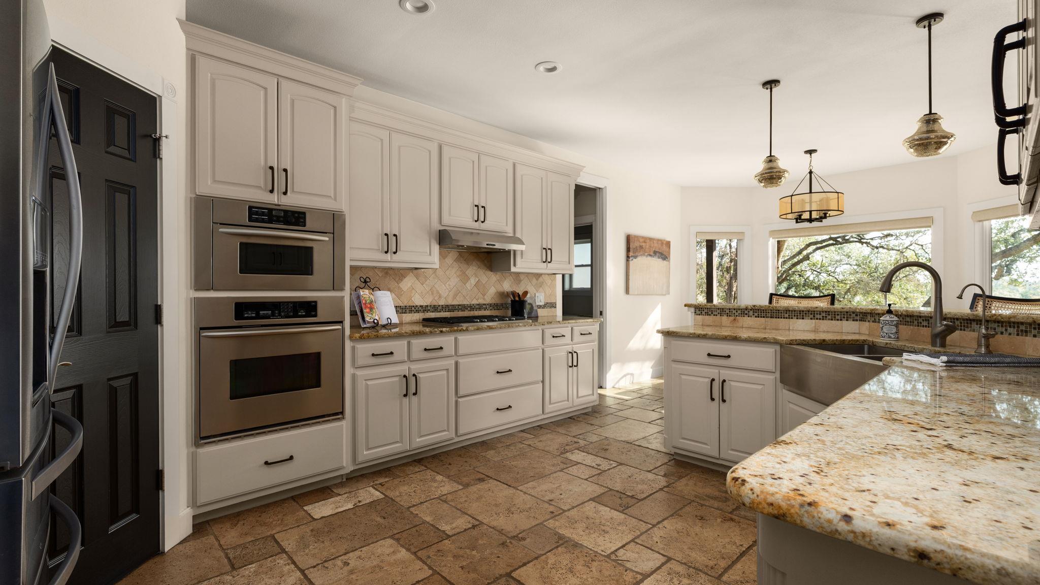 12404 Triple Creek Dr, Dripping Springs, TX 78620