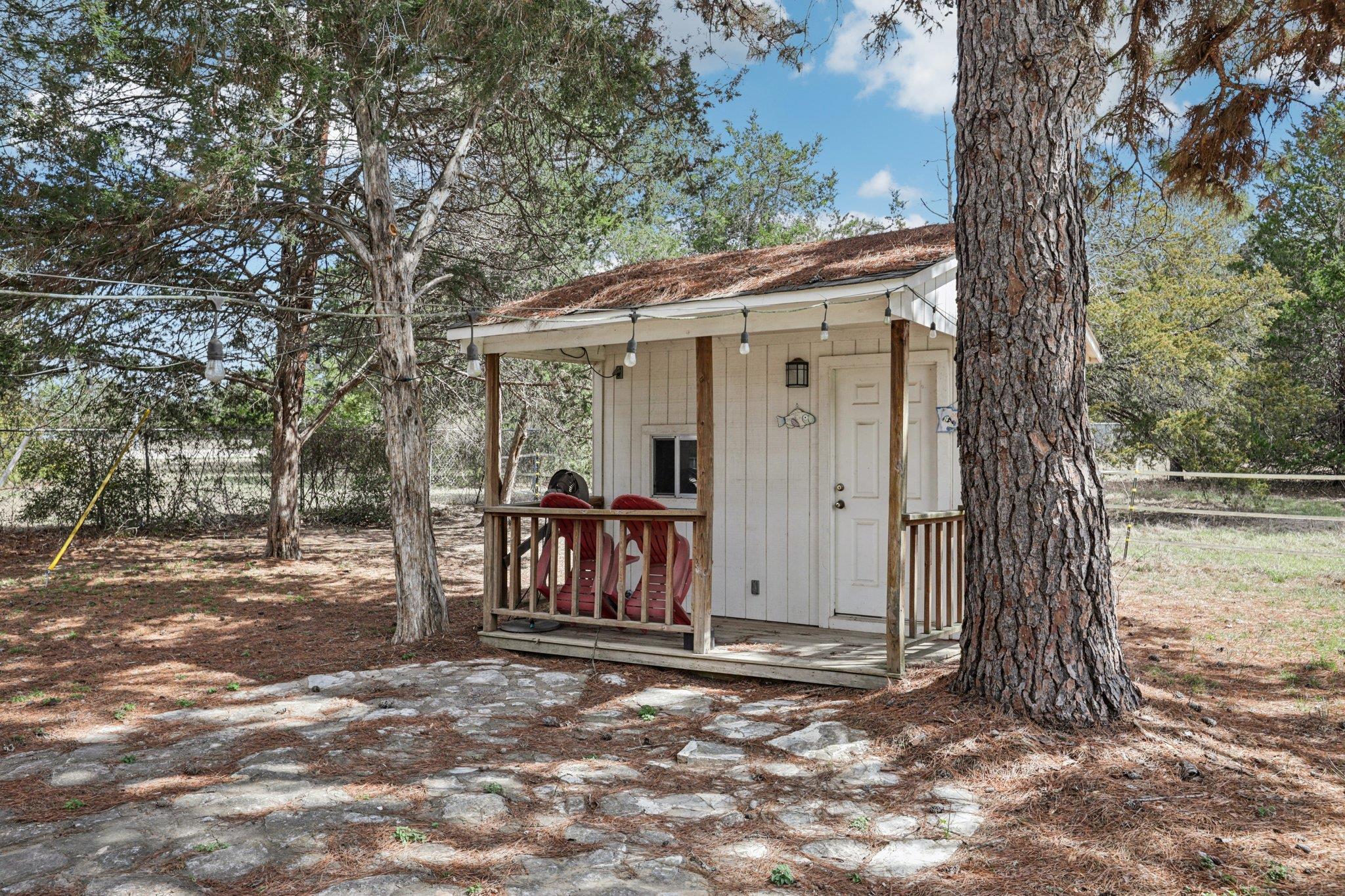 105 Daisy Ln, Bastrop, TX 78602