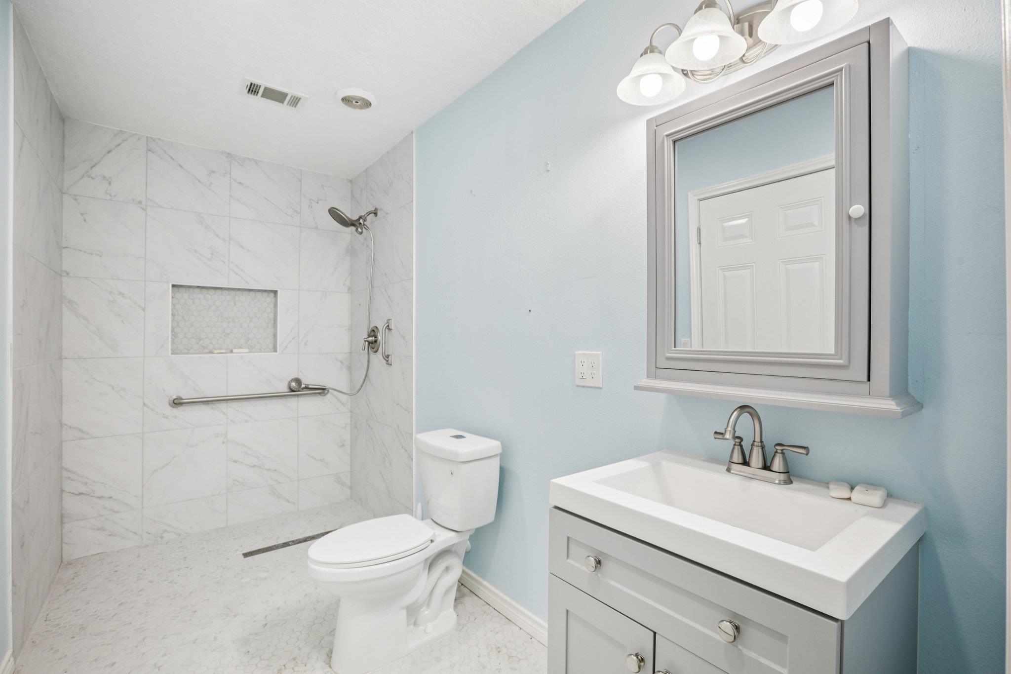 105 Daisy Ln, Bastrop, TX 78602