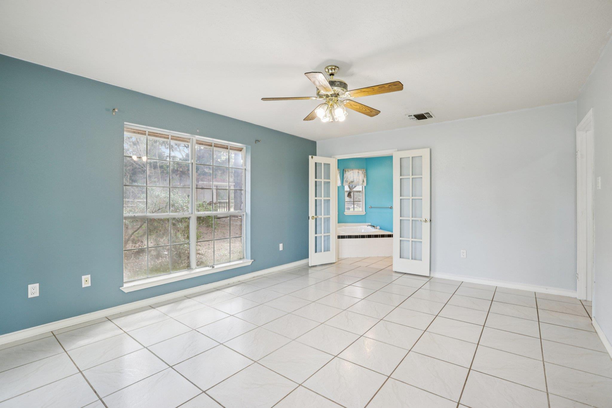 105 Daisy Ln, Bastrop, TX 78602