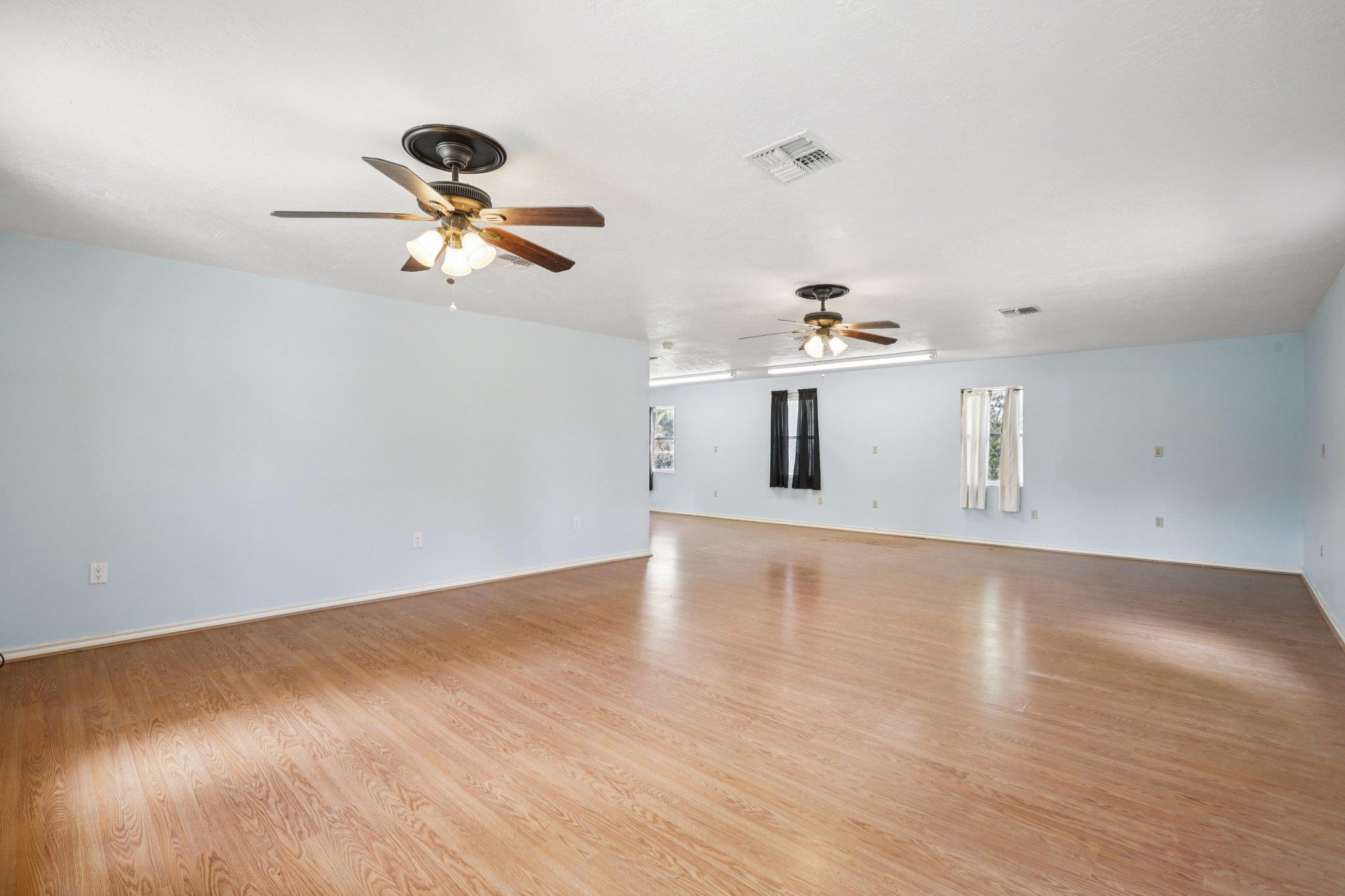 105 Daisy Ln, Bastrop, TX 78602