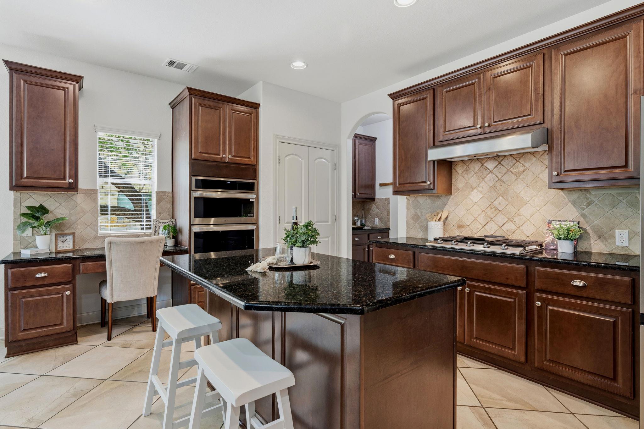 7604 Menler Dr, Austin, TX 78735