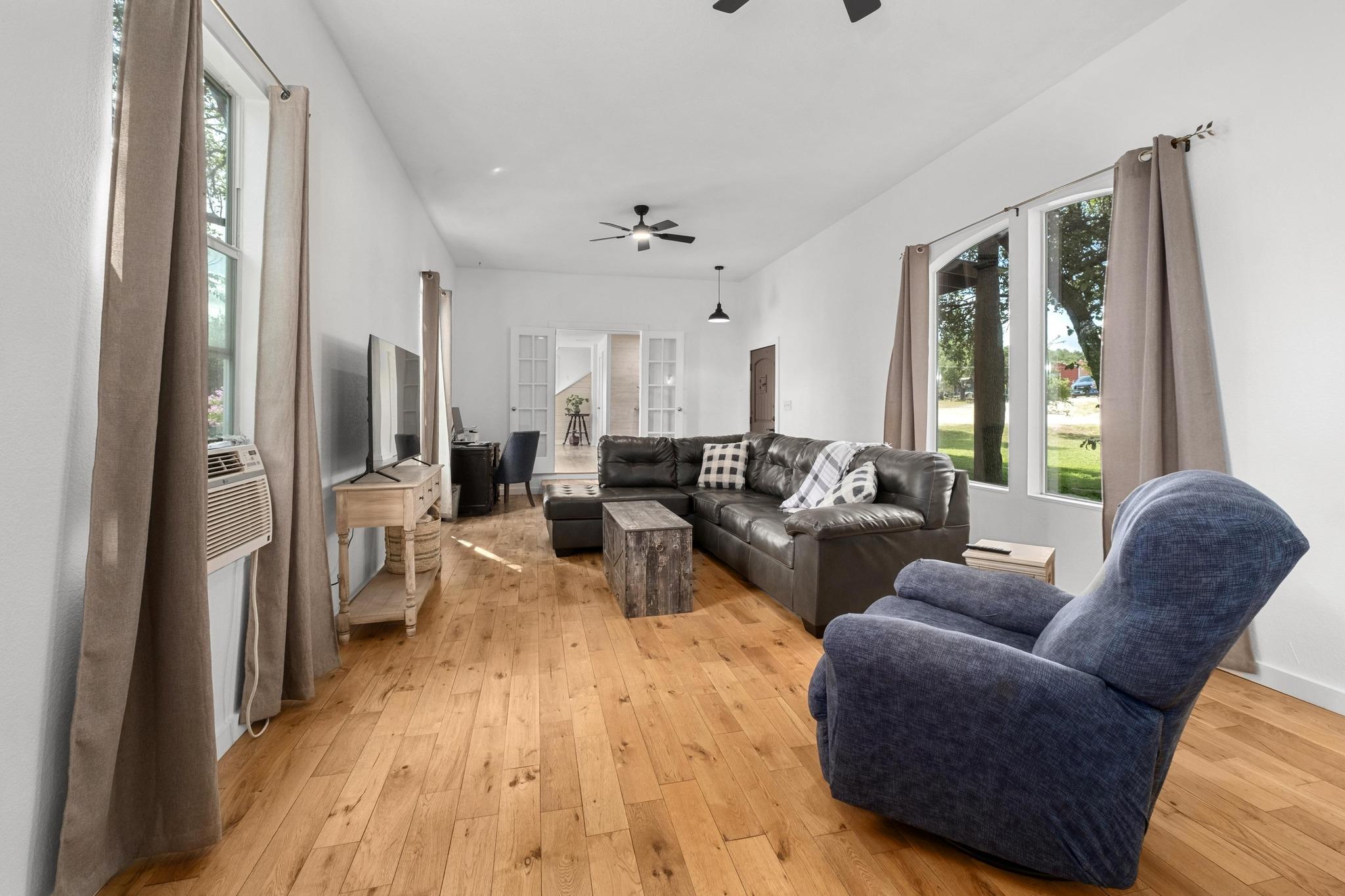 501 Twin Oaks Trl, Dripping Springs, TX 78620