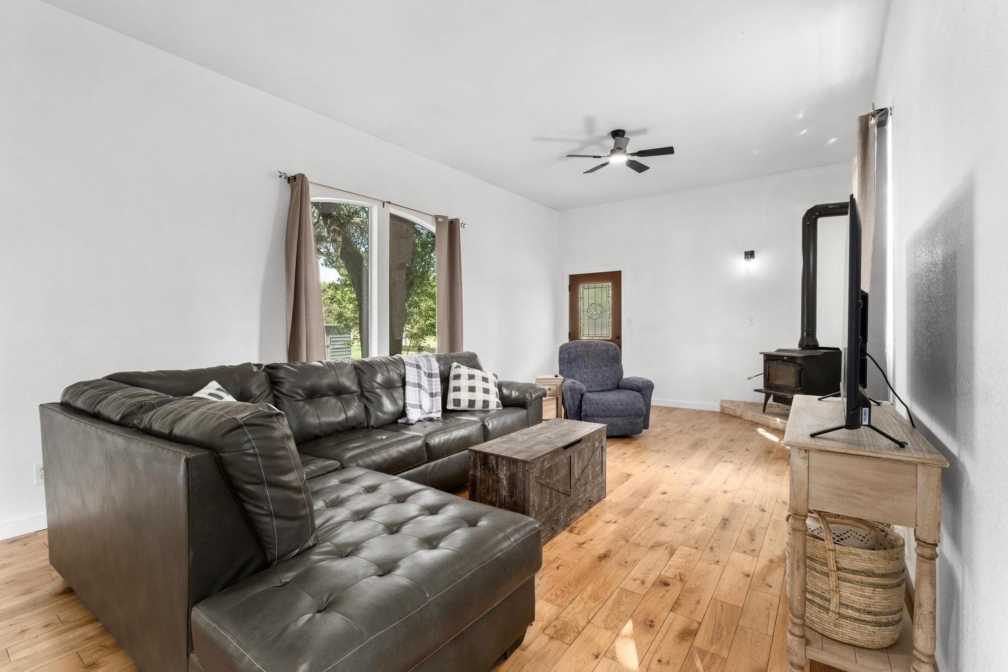 501 Twin Oaks Trl, Dripping Springs, TX 78620