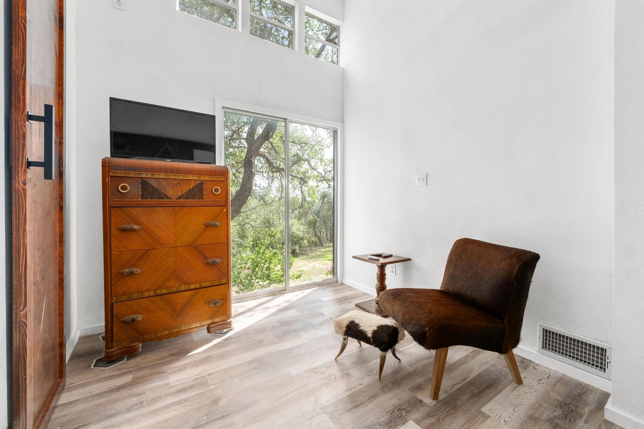 501 Twin Oaks Trl, Dripping Springs, TX 78620