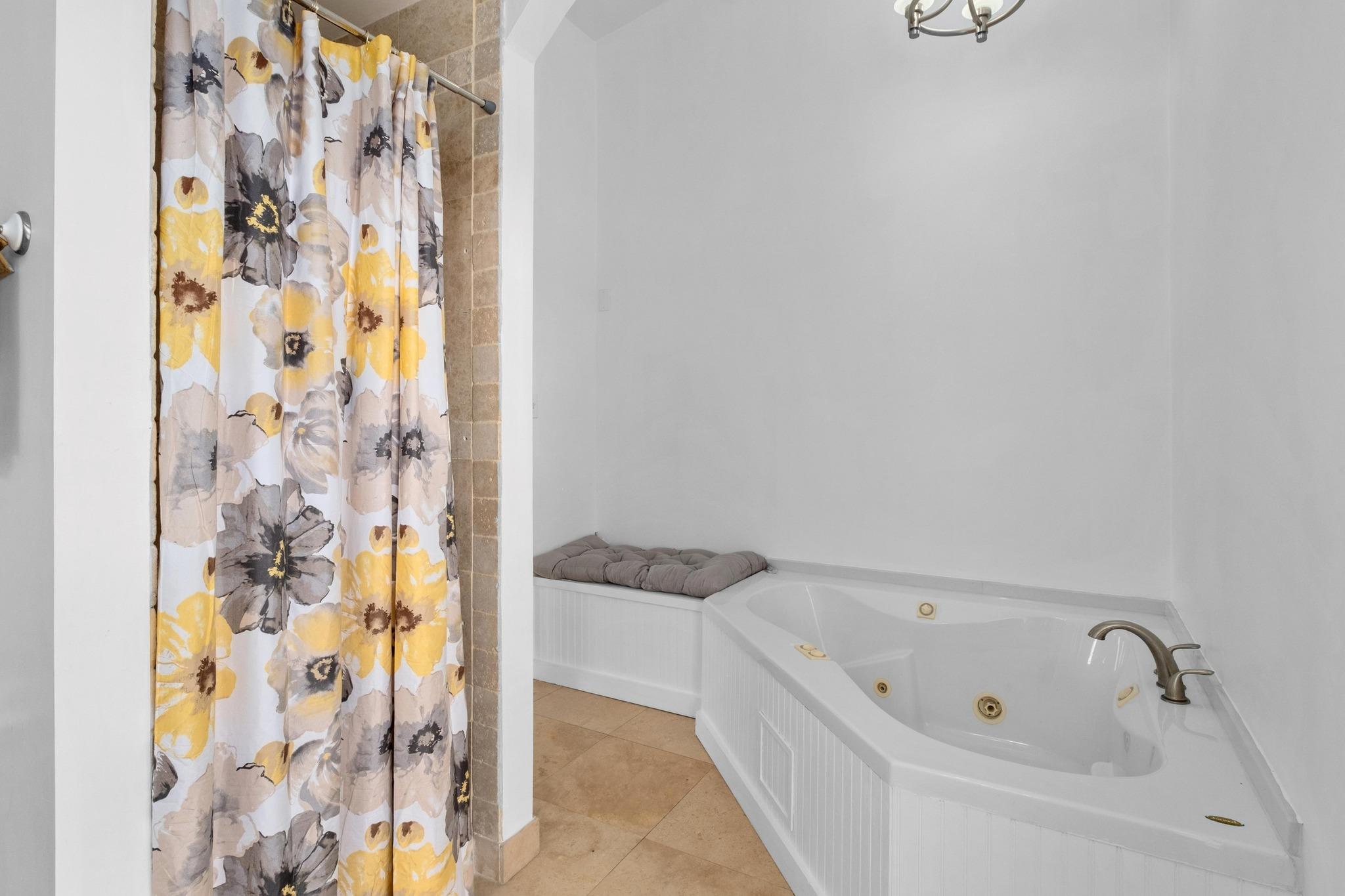 501 Twin Oaks Trl, Dripping Springs, TX 78620