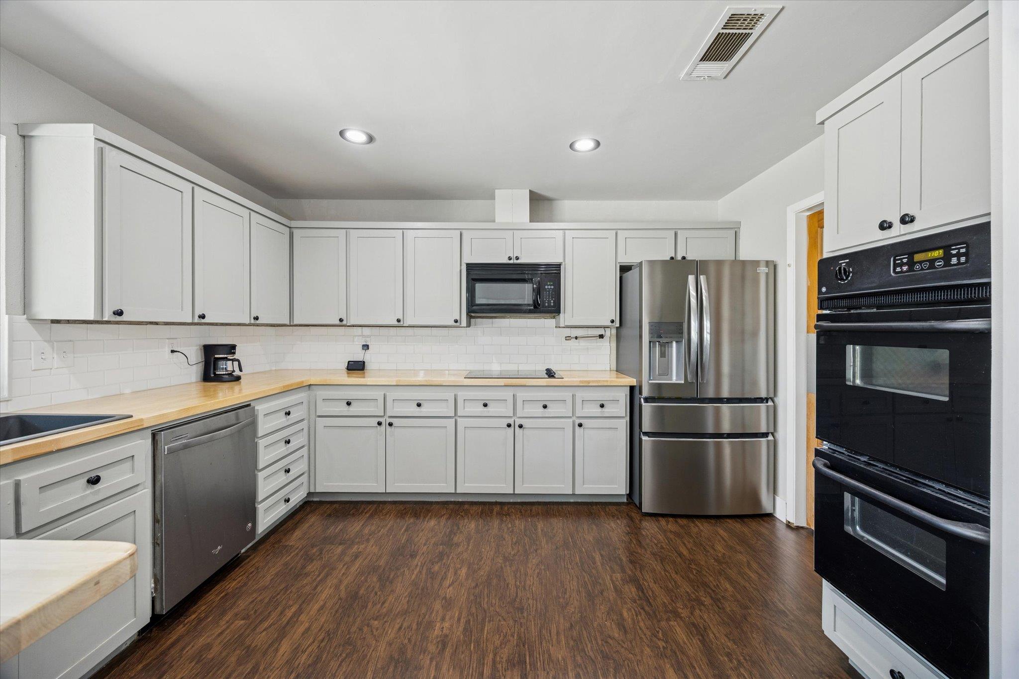 217 W Mockingbird Ln, Harker Heights, TX 76548