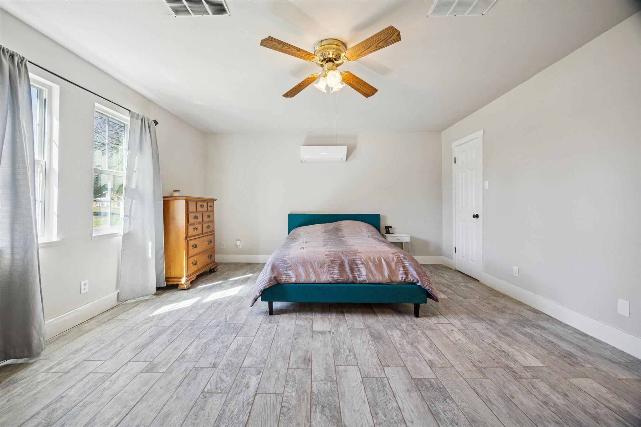 217 W Mockingbird Ln, Harker Heights, TX 76548