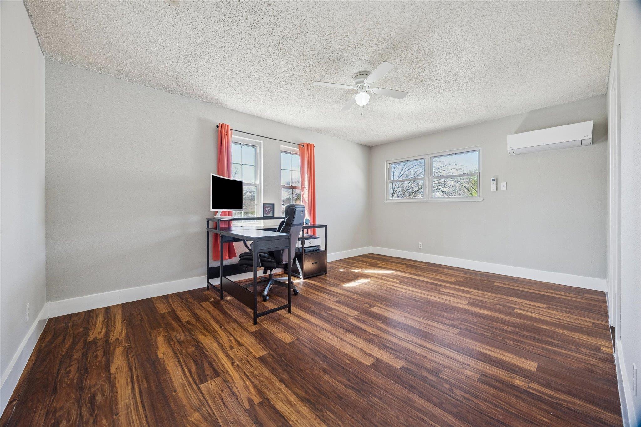 217 W Mockingbird Ln, Harker Heights, TX 76548