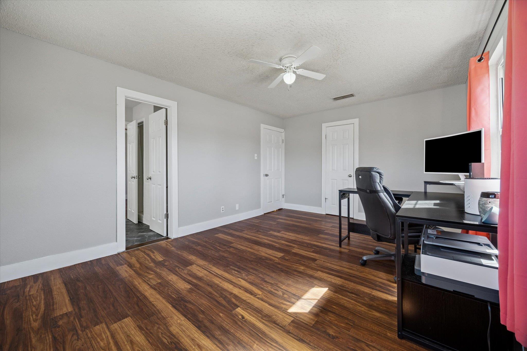 217 W Mockingbird Ln, Harker Heights, TX 76548