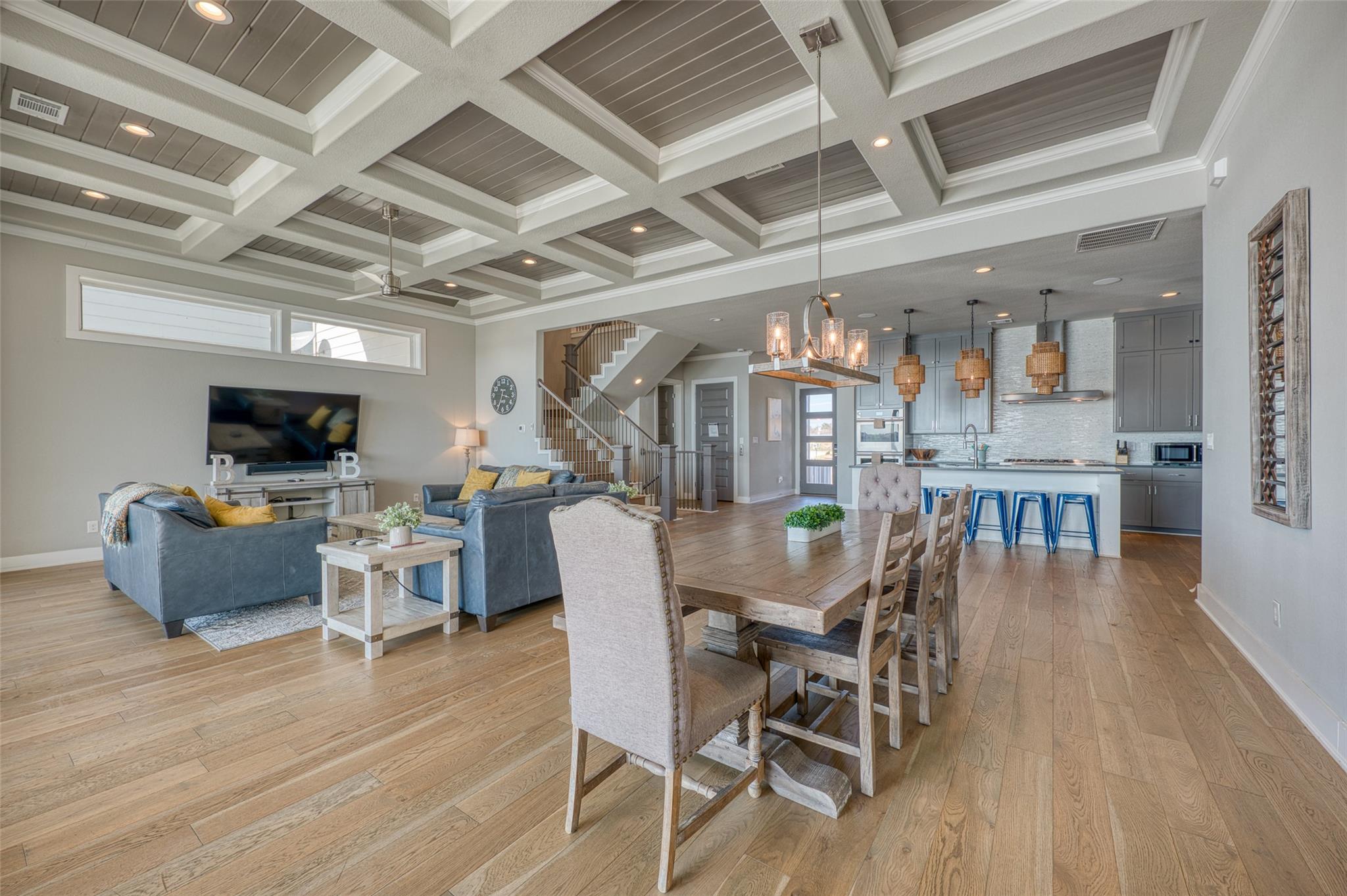 414 Campa Pajama Ln, Kingsland, TX 78639