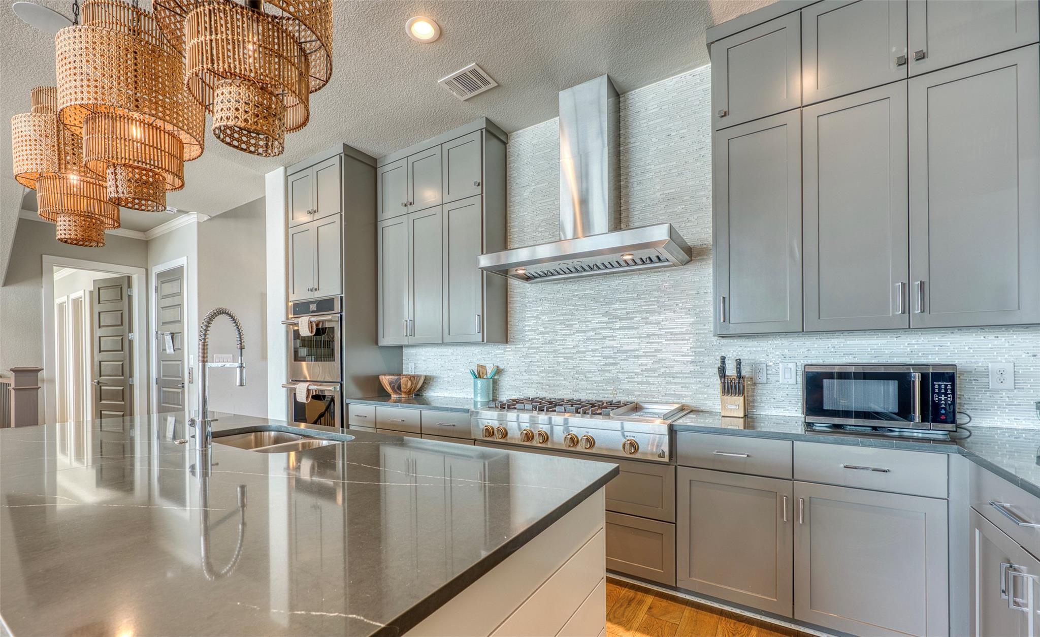 414 Campa Pajama Ln, Kingsland, TX 78639