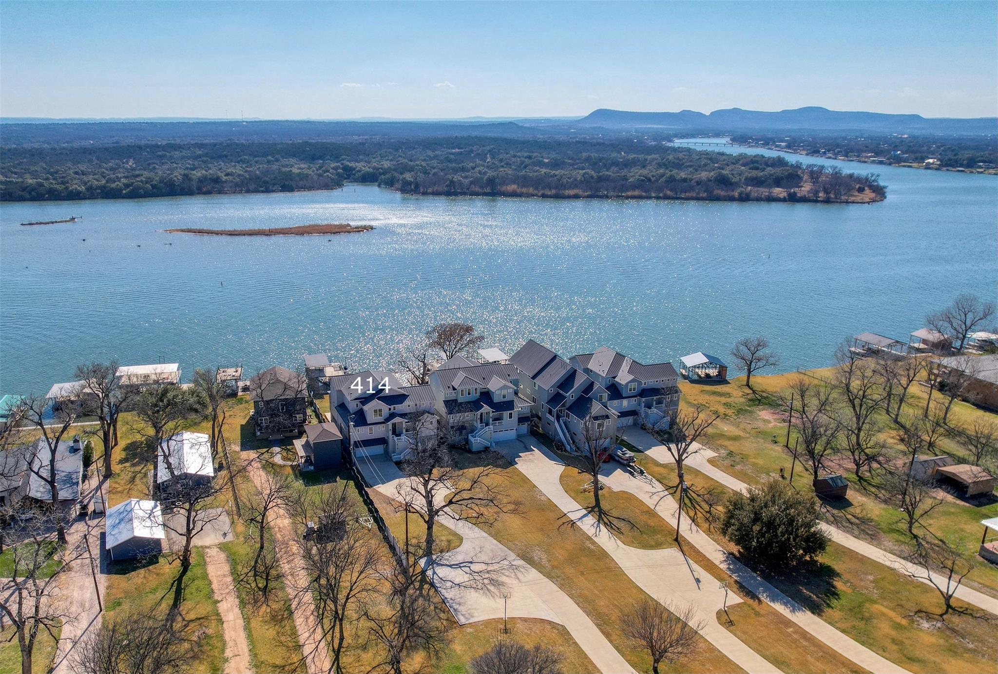 414 Campa Pajama Ln, Kingsland, TX 78639