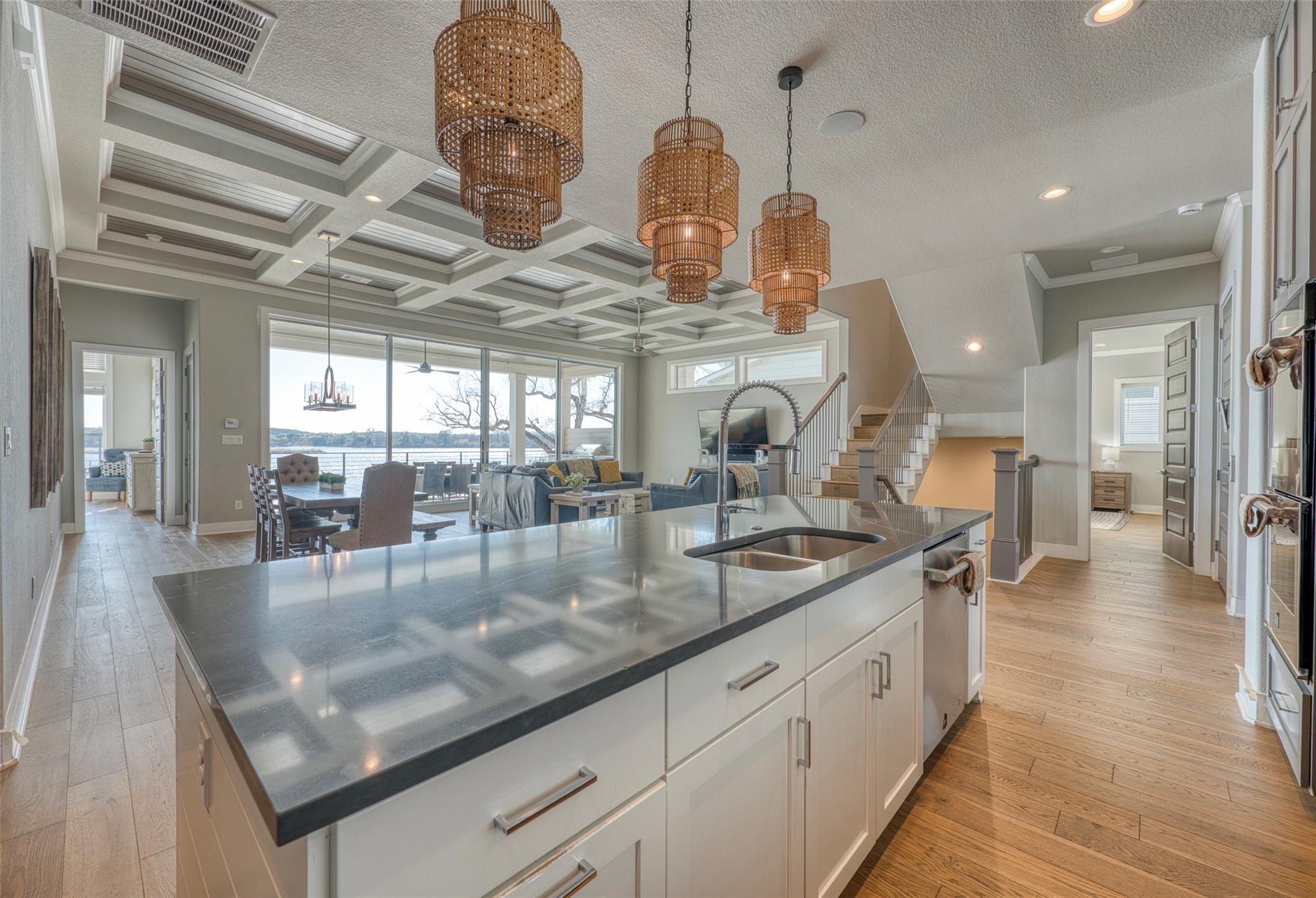 414 Campa Pajama Ln, Kingsland, TX 78639