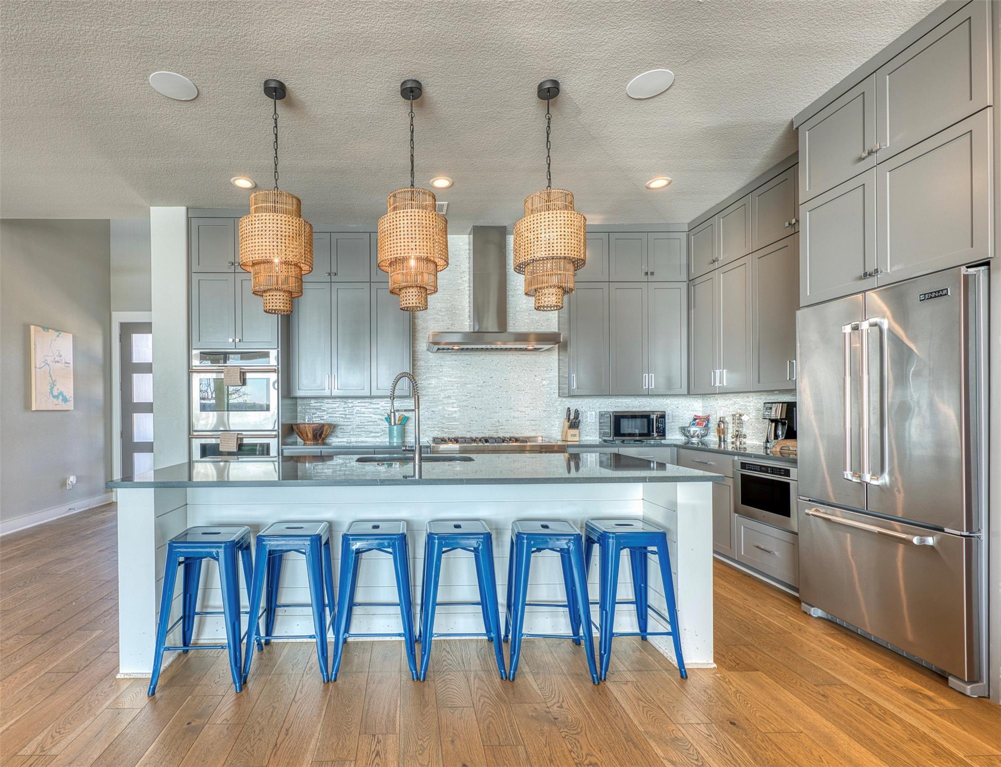 414 Campa Pajama Ln, Kingsland, TX 78639