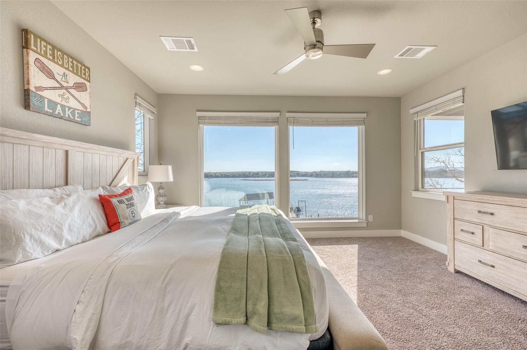 414 Campa Pajama Ln, Kingsland, TX 78639