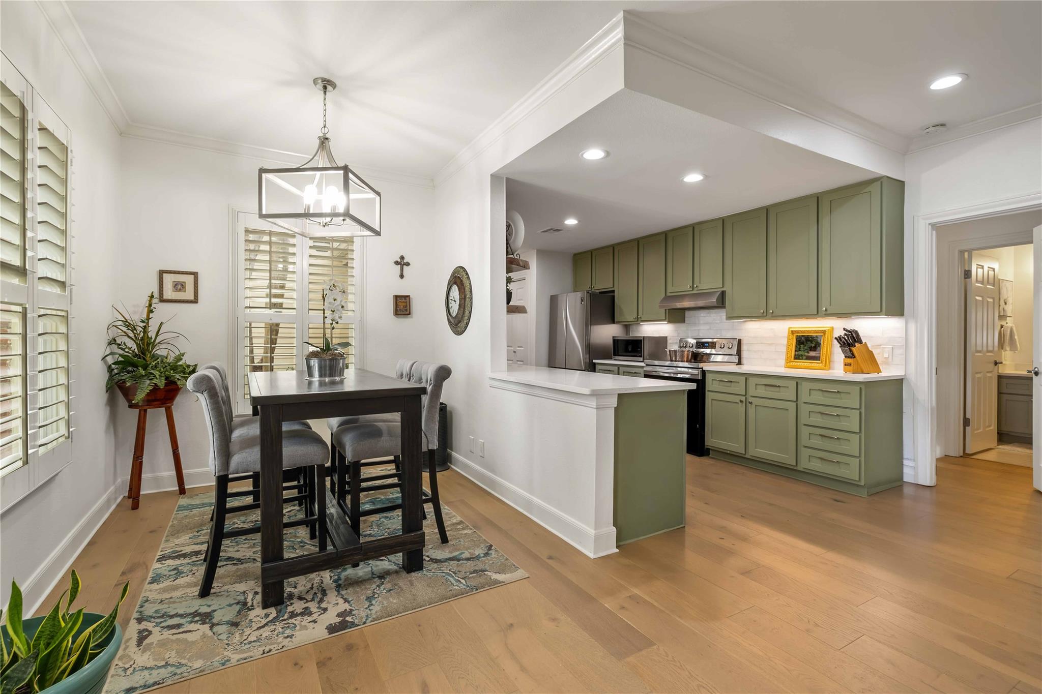 28 Tournament Way # F-26, The Hills, TX 78738