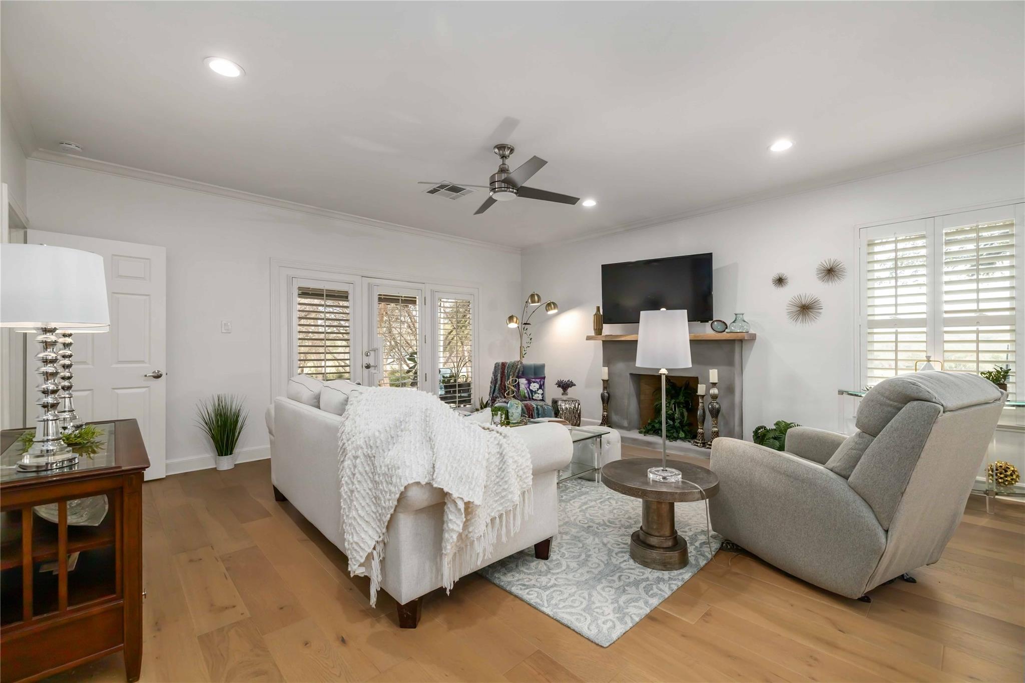 28 Tournament Way # F-26, The Hills, TX 78738