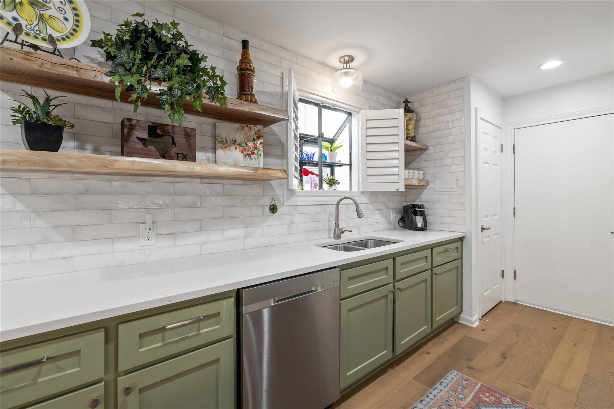 28 Tournament Way # F-26, The Hills, TX 78738