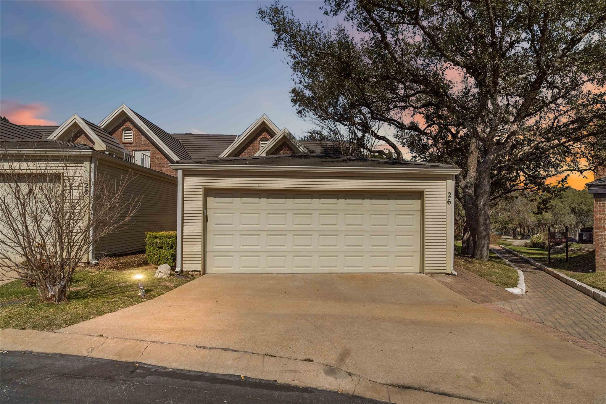 28 Tournament Way # F-26, The Hills, TX 78738