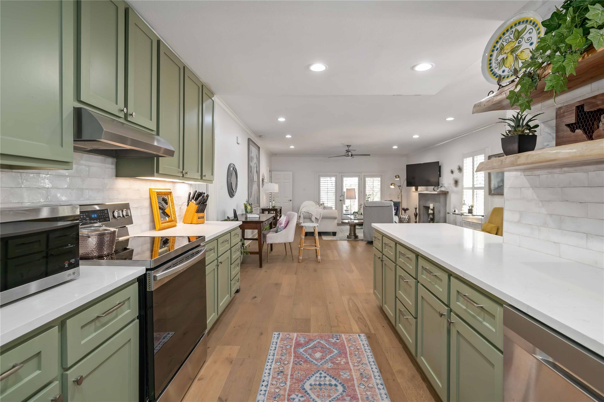 28 Tournament Way # F-26, The Hills, TX 78738