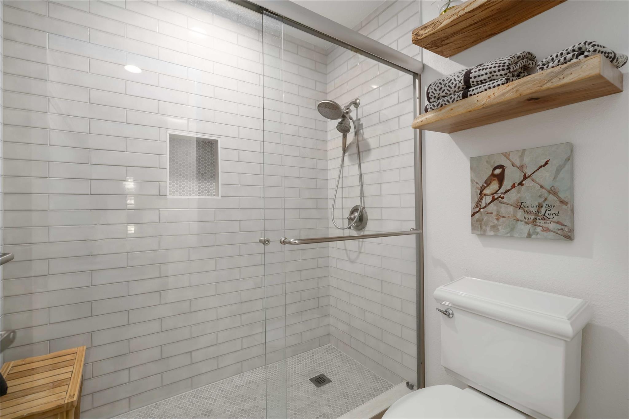 28 Tournament Way # F-26, The Hills, TX 78738