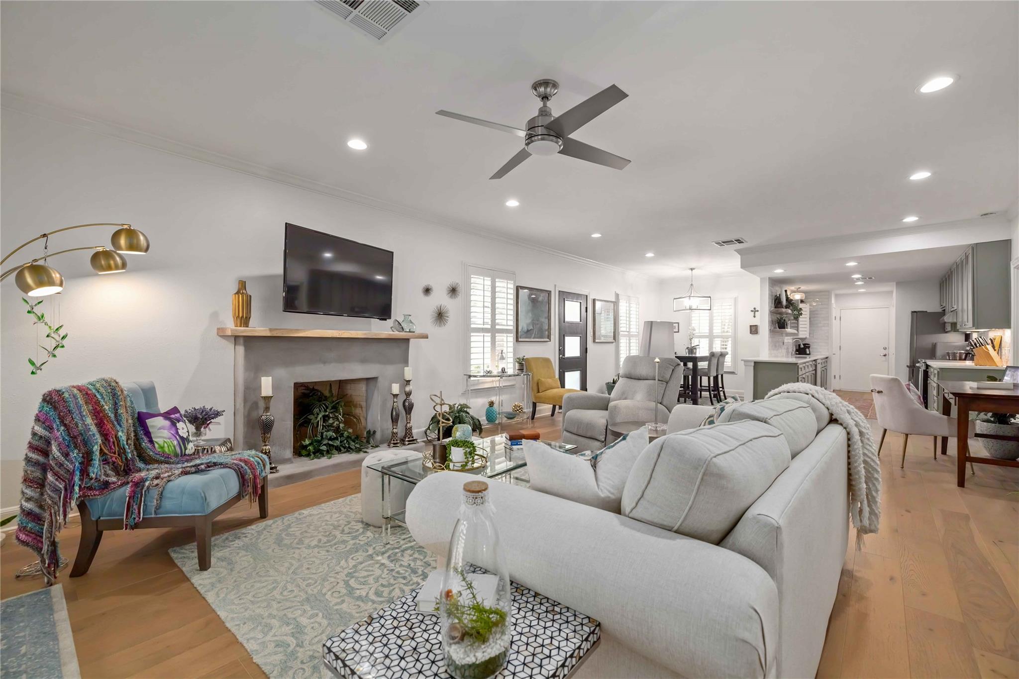 28 Tournament Way # F-26, The Hills, TX 78738