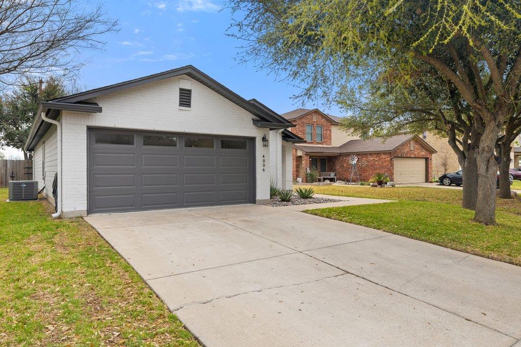 4006 Kings Canyon Dr, Taylor, TX 76574