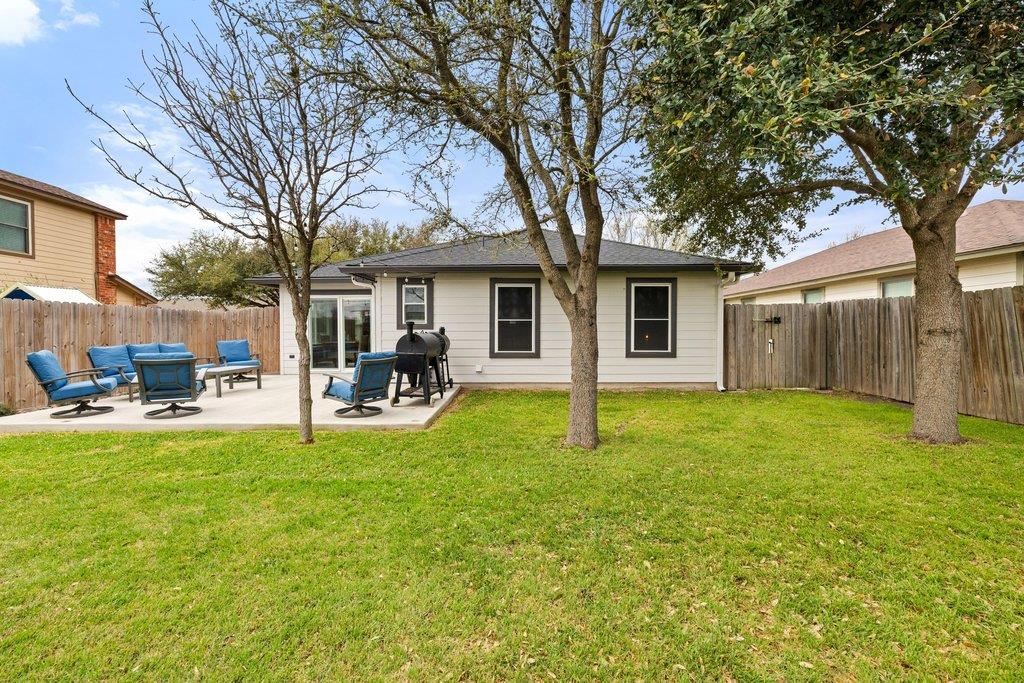 4006 Kings Canyon Dr, Taylor, TX 76574