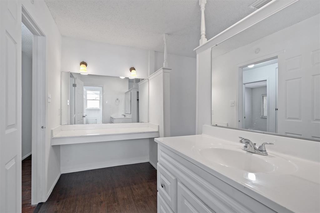 12215 Old Stage Trl, Austin, TX 78750