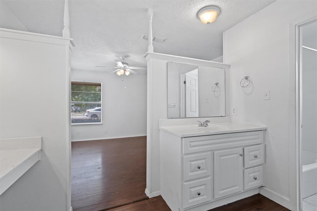 12215 Old Stage Trl, Austin, TX 78750