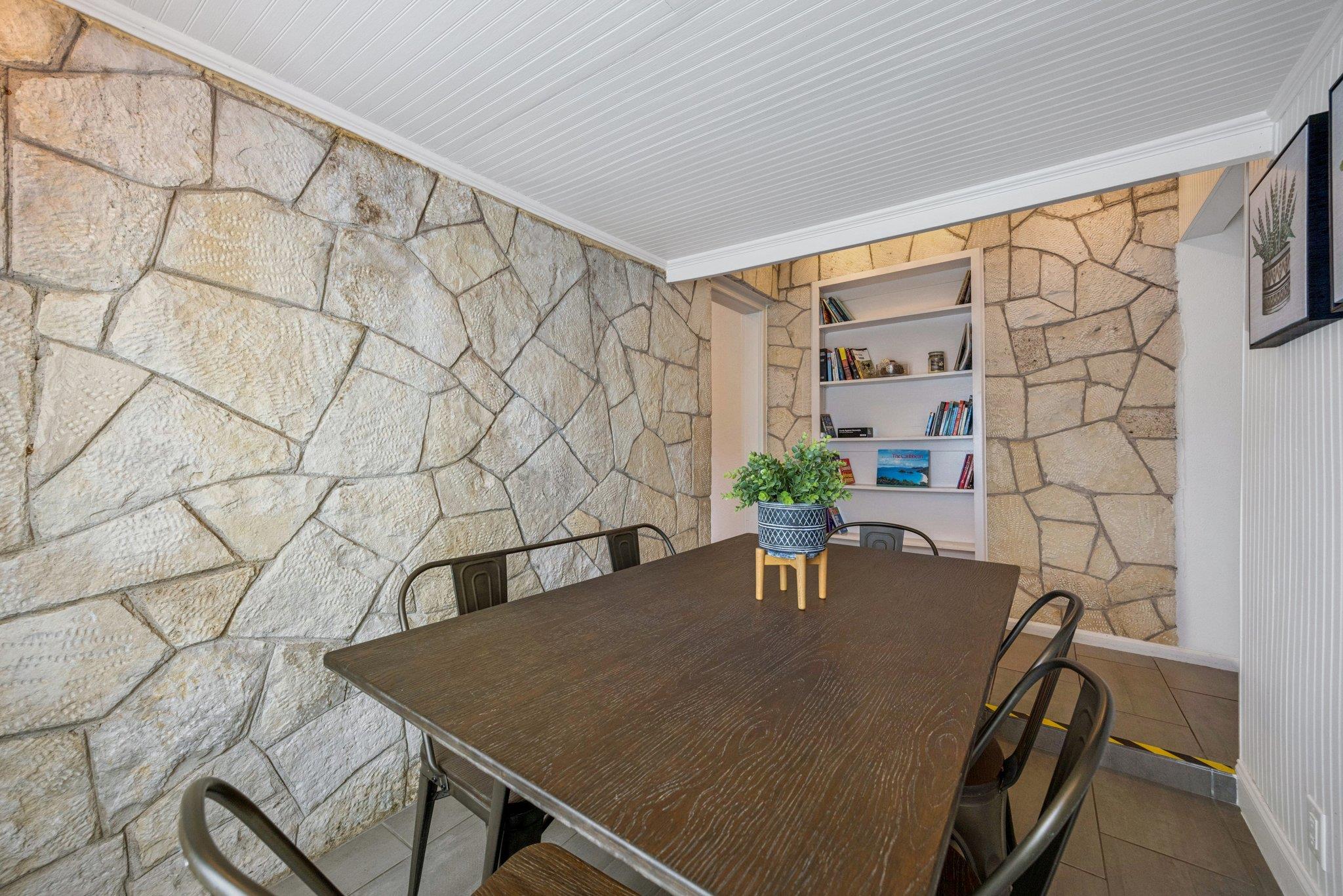 2106 Kenwood Ave, Austin, TX 78704